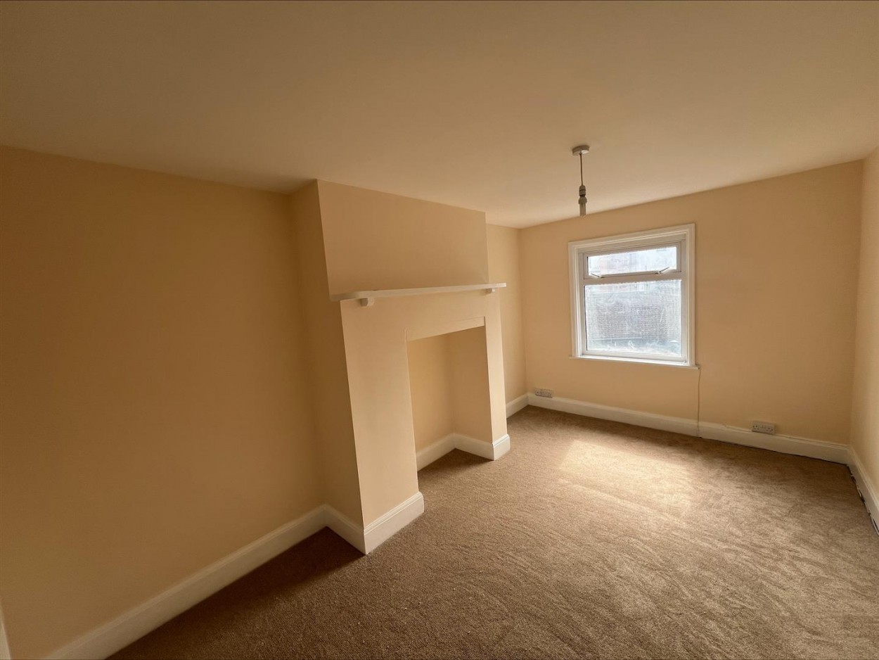 bedroom 1.jpeg