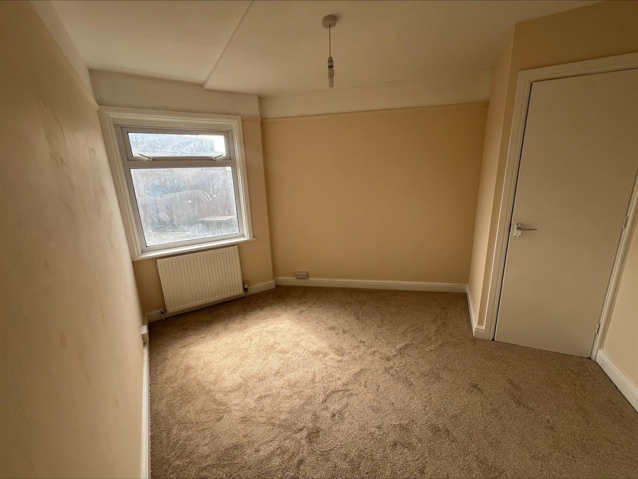 bedroom 2 high street.jpeg