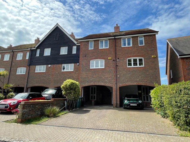 Mariners Quay, Littlehampton, West Sussex, BN17 5DA