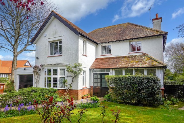 View Sea Avenue. Rustington
