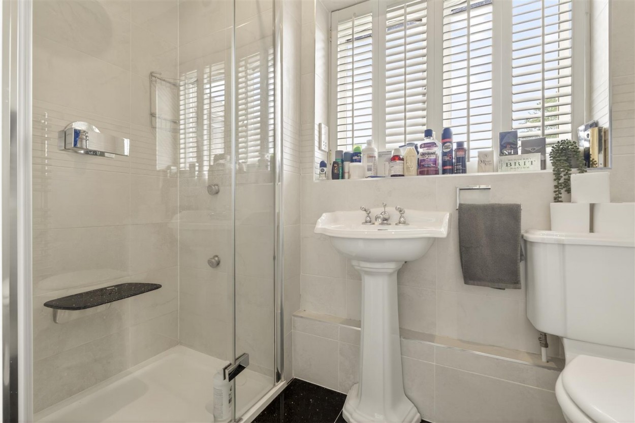 En Suite to Bedroom One