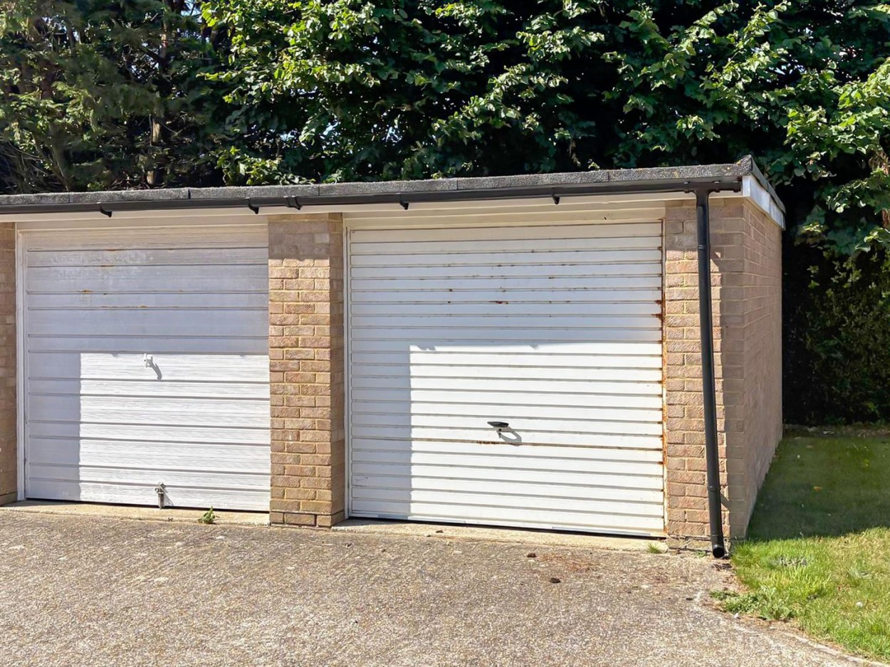 garage.jpg