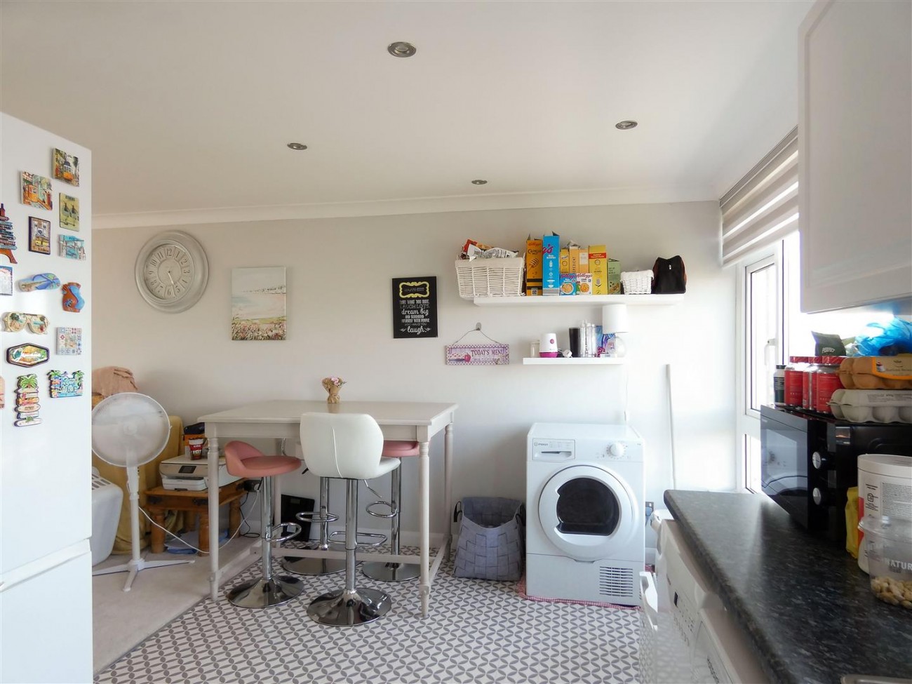 Kitchen/Dining Area